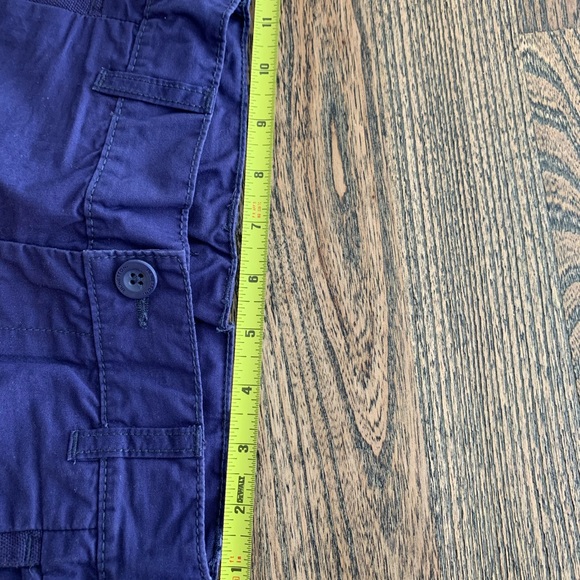 Shorts - Picture 6 of 7